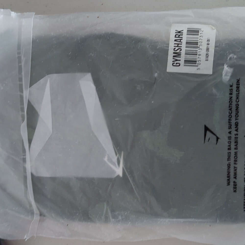 Gymshark scrunch back leggings size medium camo green in color - Picture 2 of 4